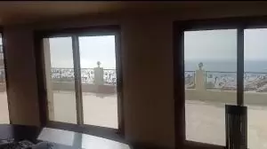 فيلا في عرمون كاشفة البحر بعيدة دقيقة عن الأوتوستراد
