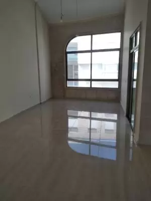 شقة دوبليكس في عبرا قرب الجامعة الياسوعية للبيع
