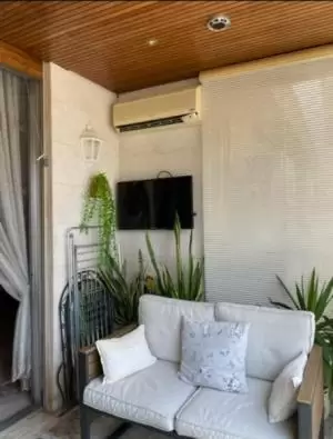 شقة في بيروت كورنيش المزرعة للبيع