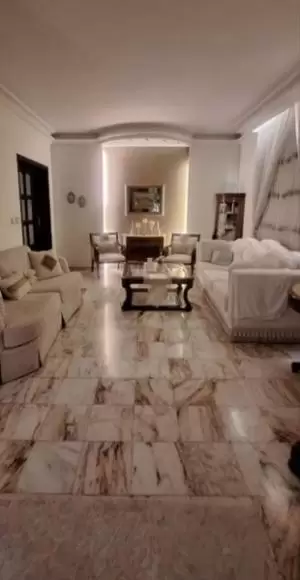شقة في بيروت كورنيش المزرعة للبيع