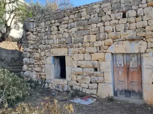 Old House for Sale Behdaidat Jbeil Housing 2 Floor Area 200Sqm & Land Area 2000Sqm