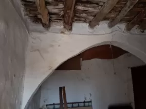 Old House for Sale Behdaidat Jbeil Housing 2 Floor Area 200Sqm & Land Area 2000Sqm