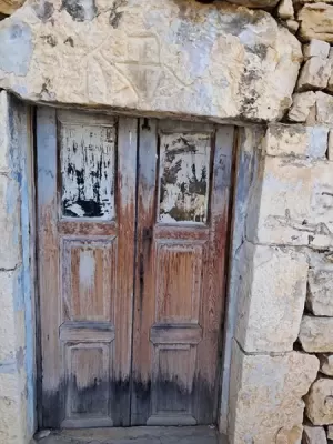 Old House for Sale Behdaidat Jbeil Housing 2 Floor Area 200Sqm & Land Area 2000Sqm