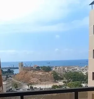 شقة في وسط صيدا قرب ساحة النجمة مع مطل بحري ومطل كاشف للمدينة