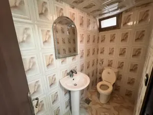 شقة مميزة بسعر لقطة في الشرحبيل قرب حديقة الشرحبيل للبيع أو المقايضة