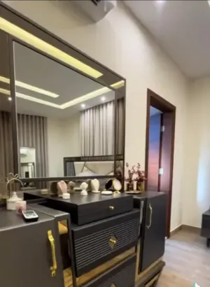 فيلا فخمة ومميزة مفروشة مع حديقة كبيرة في مجدليون (صيدا) بسعر مميز للبيع