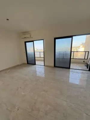 شقة في حي البراد عمار جديد 145م مع مطل رائع للبيع