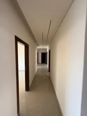 شقة فخمة 200م مع تراس في البستان الكبير وسط صيدا للبيع