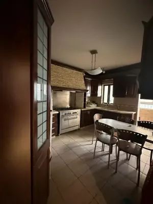 شقة مميزة  190م² طابق عالي على ساقية الجنزير للبيع